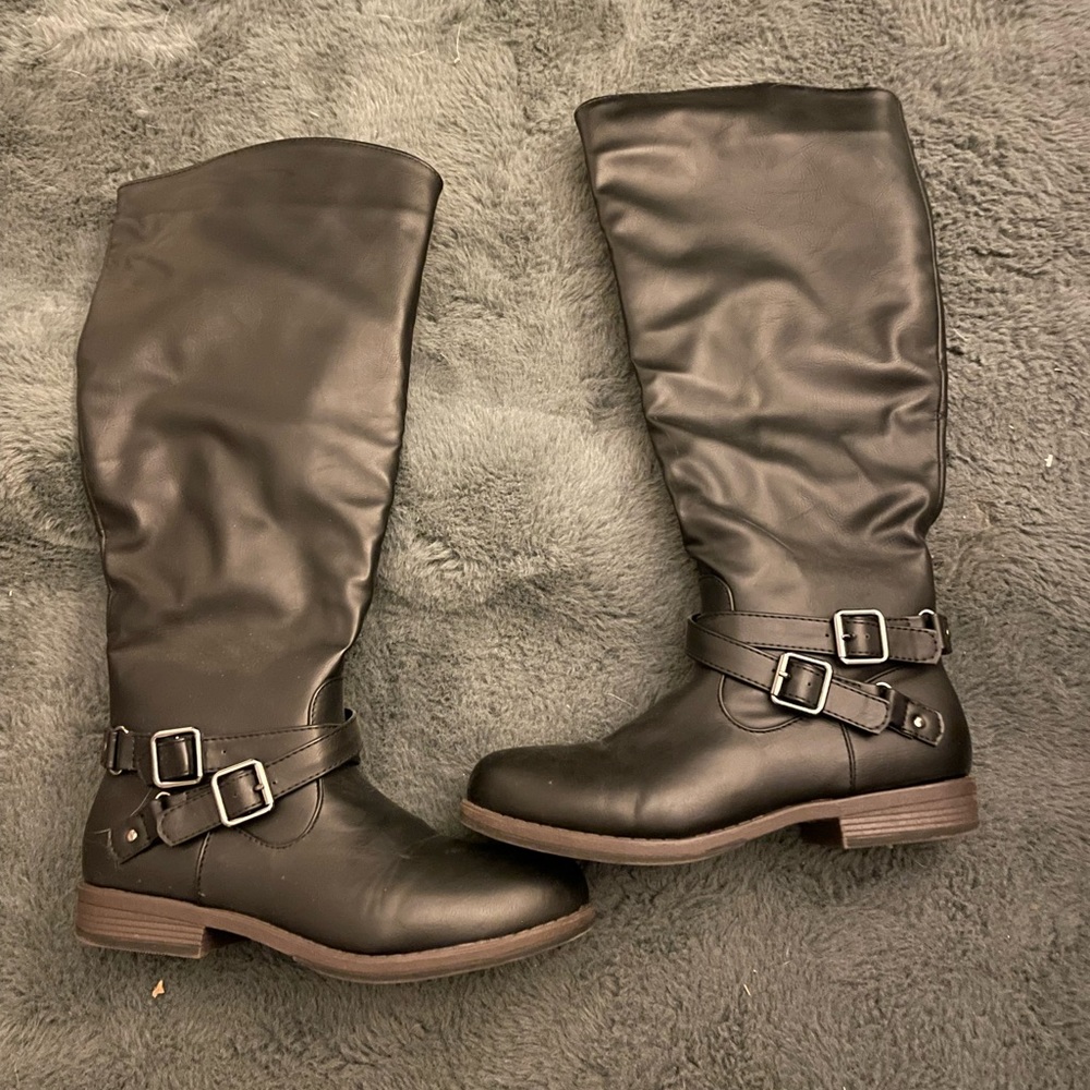 Black boots